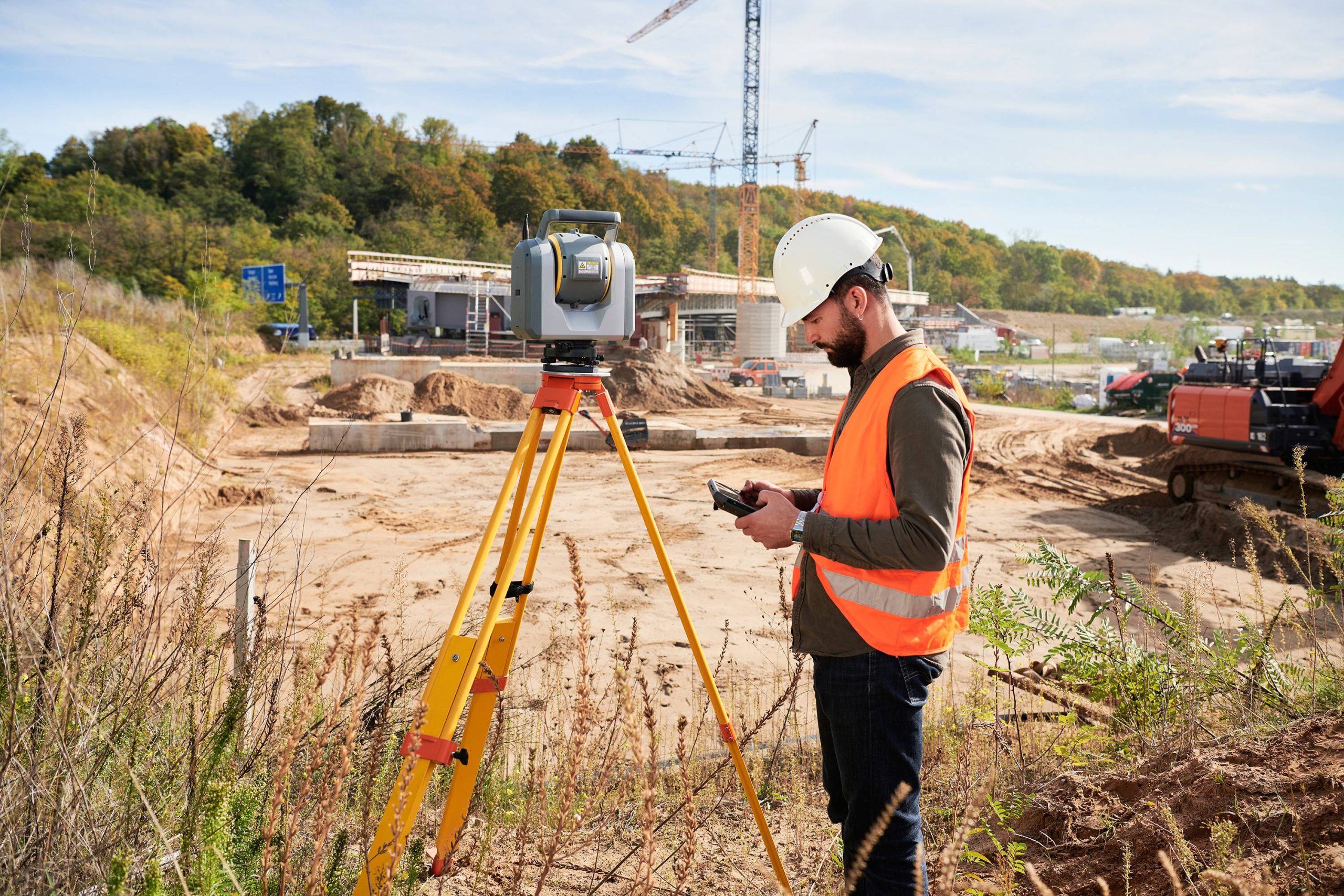 دستگاه Trimble SX12 برای اسکن لیزری در نقشه‌برداری ساختمانی