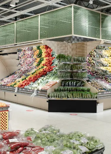 نمونه طراحی خارجی یک هایپرمارکت با نمای جذاب و فضای پارکینگ مناسب